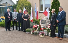 Pomnik_Kruteczek_44