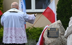 Pomnik_Kruteczek_23