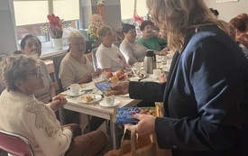 Przedszkolaki_u_senior&oacute;w_20.jpeg