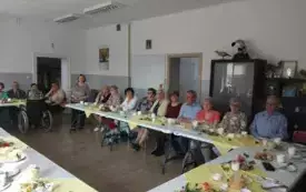 Wielkanocne śniadanie w Klubie Seniora 2